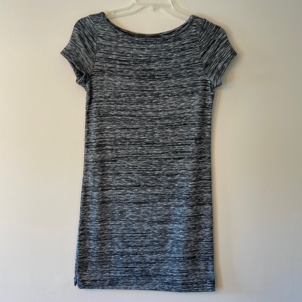 ANN TAYLOR LOFT size S dress. Gray/Black/white. Extremely comfortable. Like new